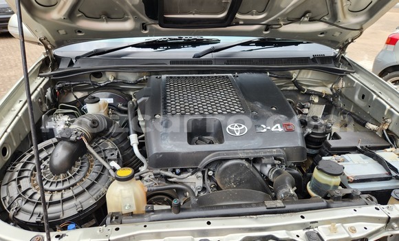 Nunua Ilio tumika Toyota Hilux Fedha Gari ndani ya Maputo nchini Maputo Nunua Ilio tumika Toyota Hilux Fedha Gari ndani ya Maputo nchini Maputo