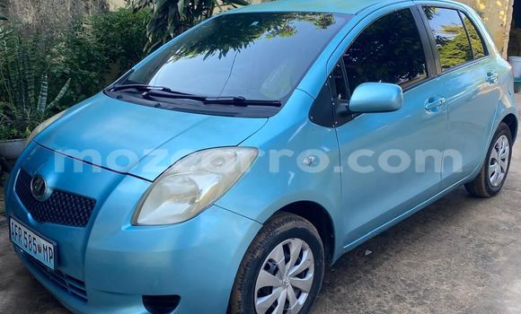 Comprar Usado Toyota Vitz Azul Carro em Maputo em Maputo