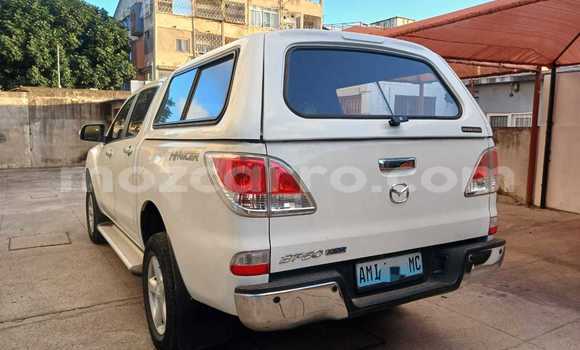 Nunua Ilio tumika Mazda BT-50 Nyeupe Gari ndani ya Maputo nchini Maputo Nunua Ilio tumika Mazda BT-50 Nyeupe Gari ndani ya Maputo nchini Maputo