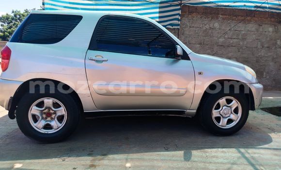 Comprar Usado Toyota RAV4 Bege Carro em Maputo em Maputo