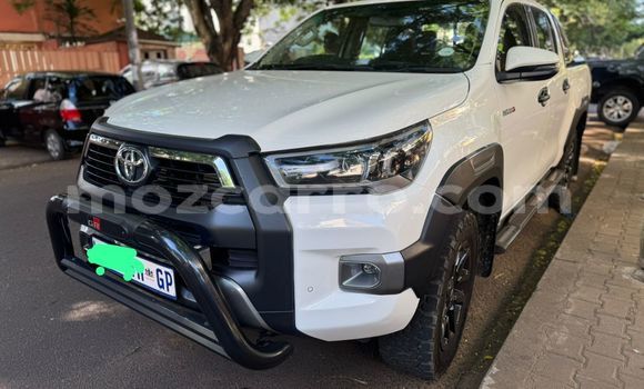 Comprar Usado Toyota Hiluxe Revo Branco Carro em Maputo em Maputo Comprar Usado Toyota Hiluxe Revo Branco Carro em Maputo em Maputo
