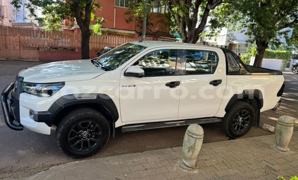 Comprar Usado Toyota Hiluxe Revo Branco Carro em Maputo em Maputo Comprar Usado Toyota Hiluxe Revo Branco Carro em Maputo em Maputo