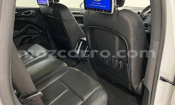 Nunua Ilio tumika Porsche Cayenne Nyeupe Gari ndani ya Maputo nchini Maputo Nunua Ilio tumika Porsche Cayenne Nyeupe Gari ndani ya Maputo nchini Maputo