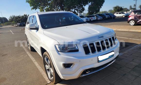 Nunua Ilio tumika Jeep Grand Cherokee Nyeupe Gari ndani ya Maputo nchini Maputo