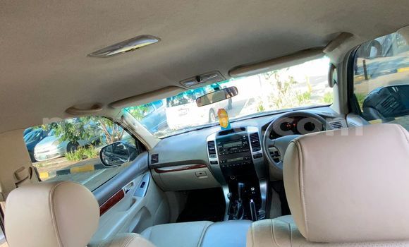 Buy Used Toyota Land Cruiser Prado Blue Car in Maputo in Maputo Buy Used Toyota Land Cruiser Prado Blue Car in Maputo in Maputo