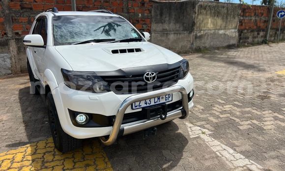 Buy Used Toyota Fortuner White Car in Maputo in Maputo