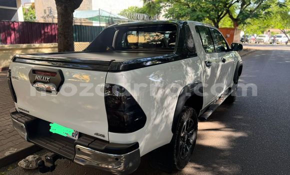 Tenga Tsaru Toyota Hilux Chena Mota in Maputo in Maputo Tenga Tsaru Toyota Hilux Chena Mota in Maputo in Maputo