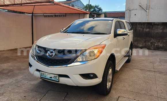 Comprar Usado Mazda BT-50 Branco Carro em Maputo em Maputo