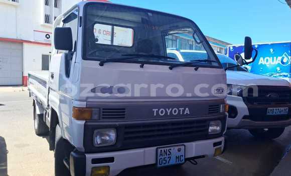 Buy New Toyota HiAce White Truck in Maputo in Maputo Buy New Toyota HiAce White Truck in Maputo in Maputo