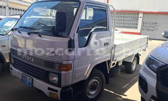 Comprar Novo Toyota HiAce Branco Caminhão em Maputo em Maputo Comprar Novo Toyota HiAce Branco Caminhão em Maputo em Maputo