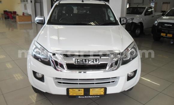 Comprar Usado Isuzu KB Branco Carro em Gilé em Zambezia Comprar Usado Isuzu KB Branco Carro em Gilé em Zambezia