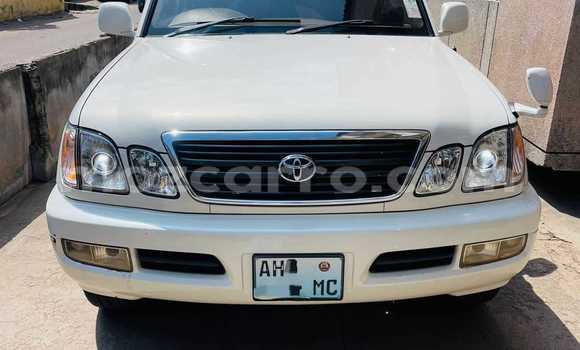 Buy Used Toyota Land Cruiser Prado White Car in Maputo in Maputo Buy Used Toyota Land Cruiser Prado White Car in Maputo in Maputo