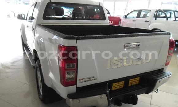 Comprar Usado Isuzu KB Branco Carro em Gilé em Zambezia Comprar Usado Isuzu KB Branco Carro em Gilé em Zambezia