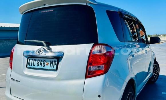 Comprar Usado Toyota Ractis Prata Carro em Maputo em Maputo Comprar Usado Toyota Ractis Prata Carro em Maputo em Maputo