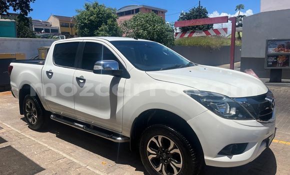 Comprar Usado Mazda BT-50 Branco Carro em Maputo em Maputo