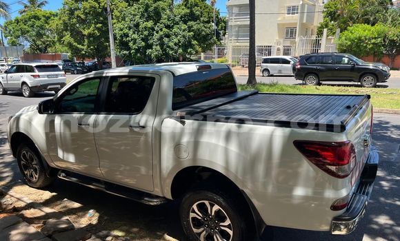 Nunua Ilio tumika Mazda BT-50 Nyeupe Gari ndani ya Maputo nchini Maputo Nunua Ilio tumika Mazda BT-50 Nyeupe Gari ndani ya Maputo nchini Maputo