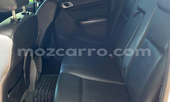 Nunua Ilio tumika Mazda BT-50 Nyeupe Gari ndani ya Maputo nchini Maputo Nunua Ilio tumika Mazda BT-50 Nyeupe Gari ndani ya Maputo nchini Maputo