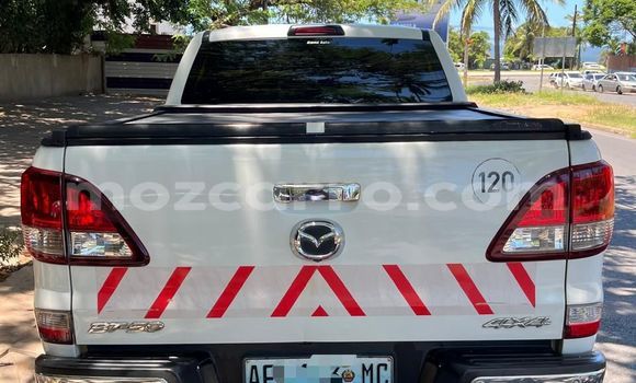 Nunua Ilio tumika Mazda BT-50 Nyeupe Gari ndani ya Maputo nchini Maputo Nunua Ilio tumika Mazda BT-50 Nyeupe Gari ndani ya Maputo nchini Maputo