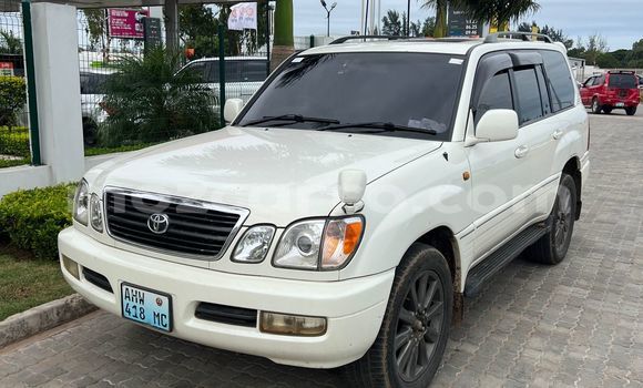 Buy Used Toyota Land Cruiser White Car in Maputo in Maputo