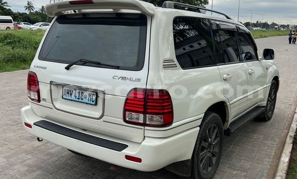 Nunua Ilio tumika Toyota Land Cruiser Nyeupe Gari ndani ya Maputo nchini Maputo Nunua Ilio tumika Toyota Land Cruiser Nyeupe Gari ndani ya Maputo nchini Maputo