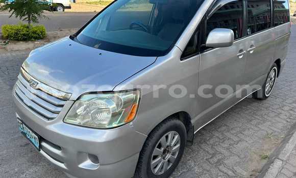 Nunua Ilio tumika Toyota Noah Beige Gari ndani ya Maputo nchini Maputo Nunua Ilio tumika Toyota Noah Beige Gari ndani ya Maputo nchini Maputo