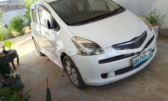 Comprar Usado Toyota Ractis Branco Carro em Maputo em Maputo Comprar Usado Toyota Ractis Branco Carro em Maputo em Maputo