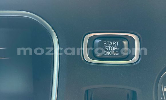 Comprar Usado Volvo V40 Prata Carro em Maputo em Maputo Comprar Usado Volvo V40 Prata Carro em Maputo em Maputo