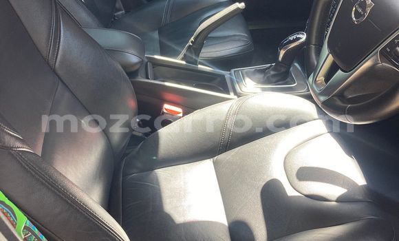 Comprar Usado Volvo V40 Prata Carro em Maputo em Maputo Comprar Usado Volvo V40 Prata Carro em Maputo em Maputo