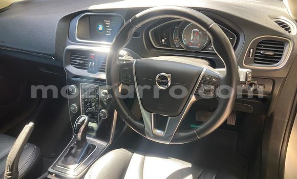 Comprar Usado Volvo V40 Prata Carro em Maputo em Maputo Comprar Usado Volvo V40 Prata Carro em Maputo em Maputo