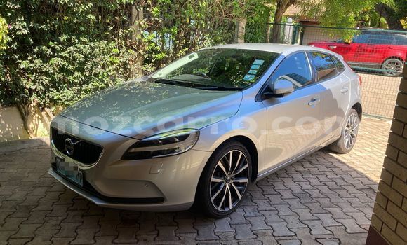 Comprar Usado Volvo V40 Prata Carro em Maputo em Maputo Comprar Usado Volvo V40 Prata Carro em Maputo em Maputo