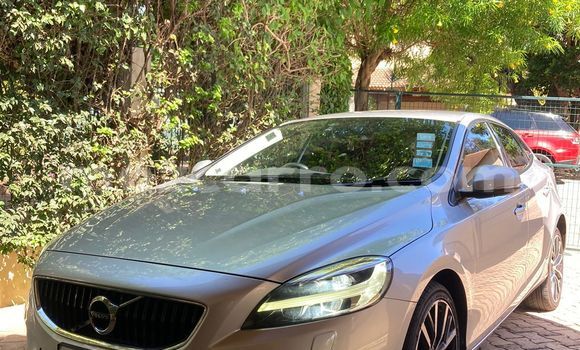 Comprar Usado Volvo V40 Prata Carro em Maputo em Maputo Comprar Usado Volvo V40 Prata Carro em Maputo em Maputo
