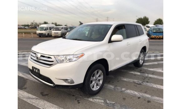 Comprar Importar Toyota Highlander Branco Carro em Import - Dubai em Cabo Delgado Comprar Importar Toyota Highlander Branco Carro em Import - Dubai em Cabo Delgado