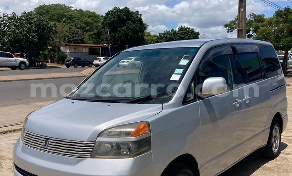 Comprar Usado Toyota Voxy Prata Carro em Maputo em Maputo