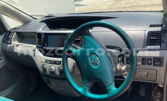 Nunua Ilio tumika Toyota Voxy Fedha Gari ndani ya Maputo nchini Maputo Nunua Ilio tumika Toyota Voxy Fedha Gari ndani ya Maputo nchini Maputo