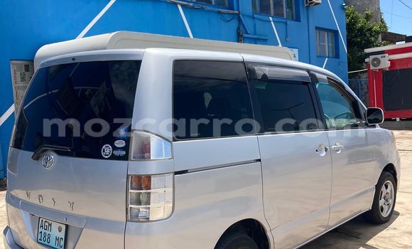 Nunua Ilio tumika Toyota Voxy Fedha Gari ndani ya Maputo nchini Maputo Nunua Ilio tumika Toyota Voxy Fedha Gari ndani ya Maputo nchini Maputo