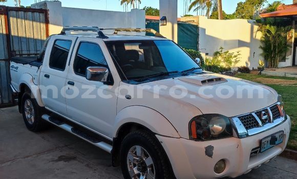 Nunua Ilio tumika Nissan Hardbody Nyeupe Gari ndani ya Maputo nchini Maputo