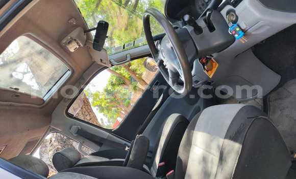 Nunua Ilio tumika Toyota Hiace Fedha Gari ndani ya Maputo nchini Maputo Nunua Ilio tumika Toyota Hiace Fedha Gari ndani ya Maputo nchini Maputo