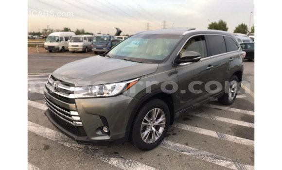 Comprar Importar Toyota Highlander De outros Carro em Import - Dubai em Cabo Delgado Comprar Importar Toyota Highlander De outros Carro em Import - Dubai em Cabo Delgado