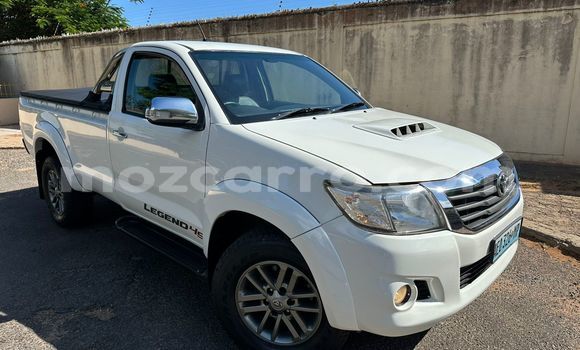 Nunua Ilio tumika Toyota Hilux Nyeupe Gari ndani ya Maputo nchini Maputo Nunua Ilio tumika Toyota Hilux Nyeupe Gari ndani ya Maputo nchini Maputo