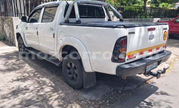 Buy Used Toyota Hilux White Car in Maputo in Maputo Buy Used Toyota Hilux White Car in Maputo in Maputo