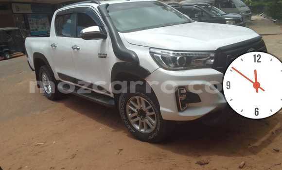 Nunua Ilio tumika Toyota Hilux Nyeupe Gari ndani ya Maputo nchini Maputo