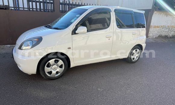Comprar Usado Toyota FunCargo Branco Carro em Maputo em Maputo Comprar Usado Toyota FunCargo Branco Carro em Maputo em Maputo
