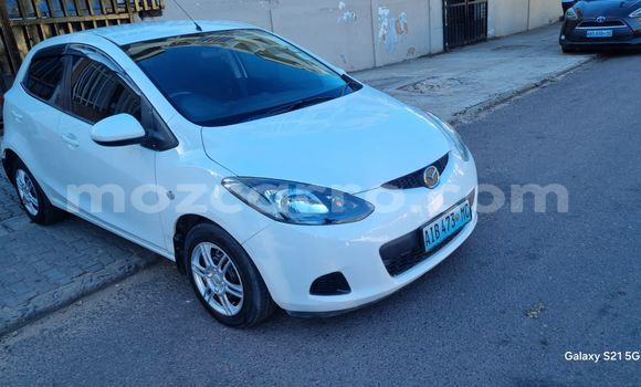 Buy Used Mazda Demio White Car in Maputo in Maputo