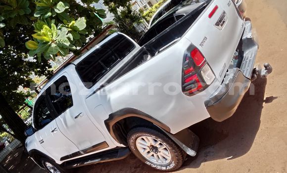Tenga Tsaru Toyota Hilux Chena Mota in Maputo in Maputo Tenga Tsaru Toyota Hilux Chena Mota in Maputo in Maputo