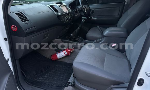 Tenga Tsaru Toyota Hilux Chena Mota in Maputo in Maputo Tenga Tsaru Toyota Hilux Chena Mota in Maputo in Maputo