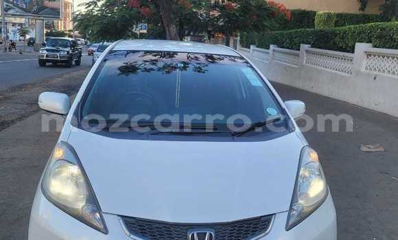 Buy Used Honda Fit White Car in Maputo in Maputo