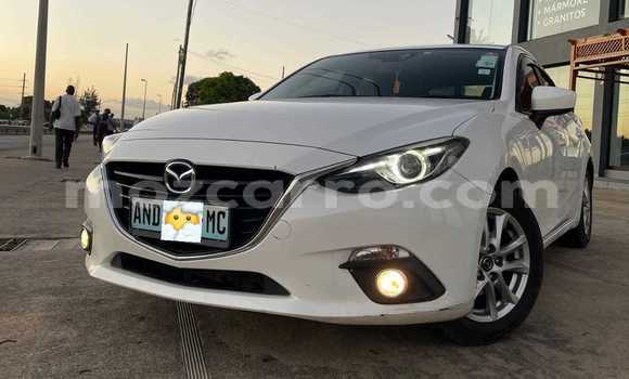 Nunua Ilio tumika Mazda Axela Nyeupe Gari ndani ya Maputo nchini Maputo