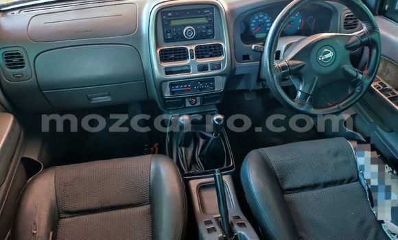 Nunua Ilio tumika Nissan Hardbody Nyeupe Gari ndani ya Maputo nchini Maputo Nunua Ilio tumika Nissan Hardbody Nyeupe Gari ndani ya Maputo nchini Maputo