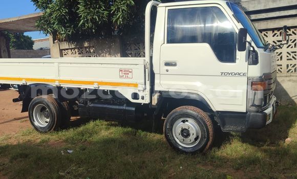 Comprar Usado Toyota Dyna Branco Carro em Maputo em Maputo Comprar Usado Toyota Dyna Branco Carro em Maputo em Maputo
