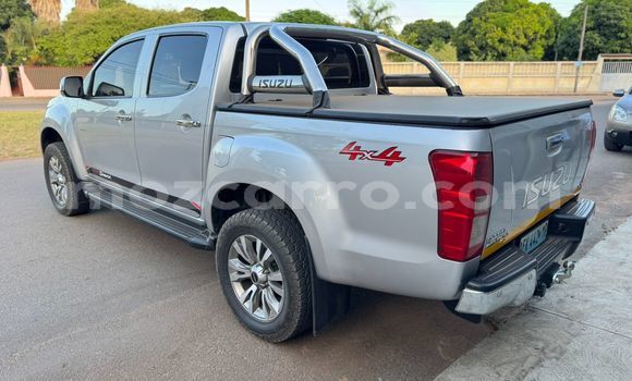 Comprar Usado Isuzu D-MAX De outros Carro em Maputo em Maputo Comprar Usado Isuzu D-MAX De outros Carro em Maputo em Maputo